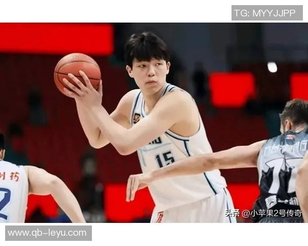 杨瀚森11次出手展现自信但体能与防守仍需加强提升