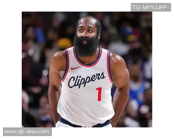 哈登全场表现亮眼贡献20分6板13助3断但7次失误影响球队节奏