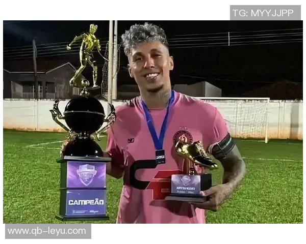 孙兴慜携快船定制球衣展现笑容梦幻联动引发球迷热议 孙兴慜携快船定制球衣展现笑容梦幻联动引发球迷热议